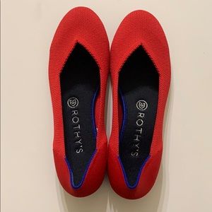 Red Rothys rounded- toe flats